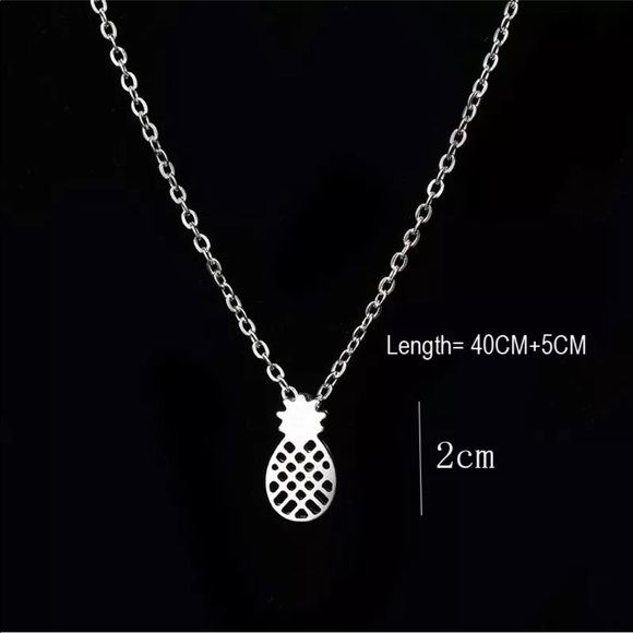 🍍PINEAPPLE SILVER COLORED NECKLACE‎ - Picture 3 of 3